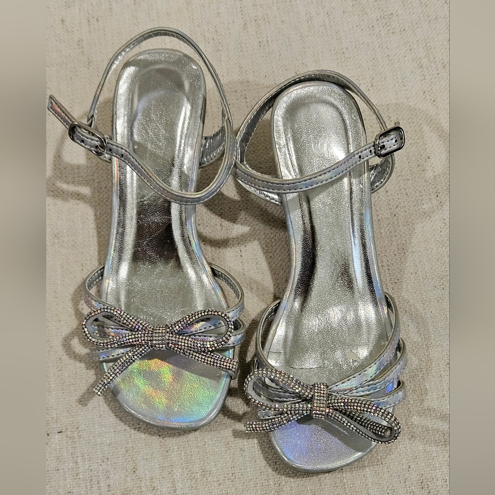 Elegant Silver Sparkly Dress Heel